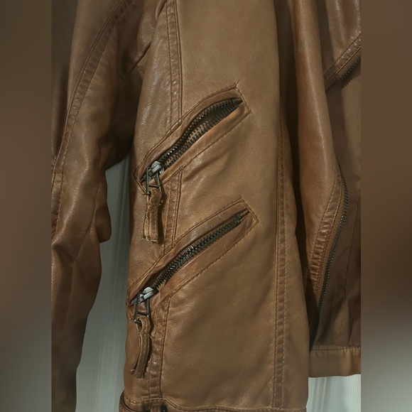 Blu Pepper size small faux leather jacket. Great condition. - Picture 3 of 9